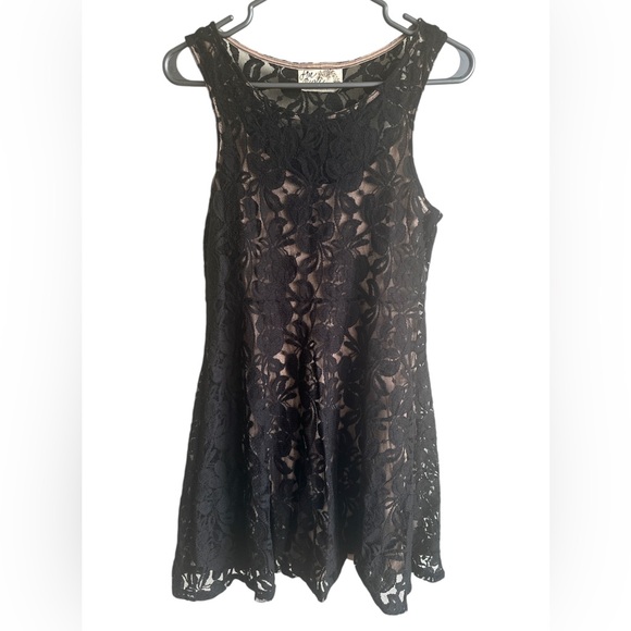 Free People Dresses & Skirts - Free People Floral Miles Of Lace Lined Sheer Sleeveless Mini Dress Sz S
